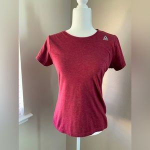 Reebok Women’s burgundy top size small